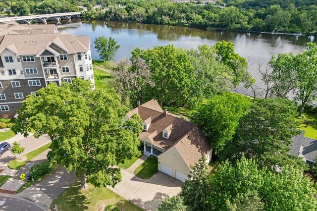 223 E River Parkway, Champlin, MN 55316