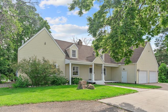 223 E River Parkway, Champlin, MN 55316