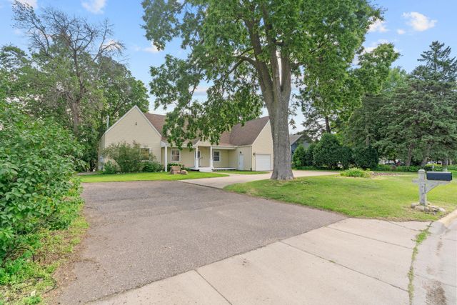 223 E River Parkway, Champlin, MN 55316