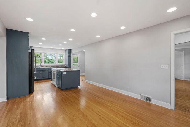 223 E River Parkway, Champlin, MN 55316