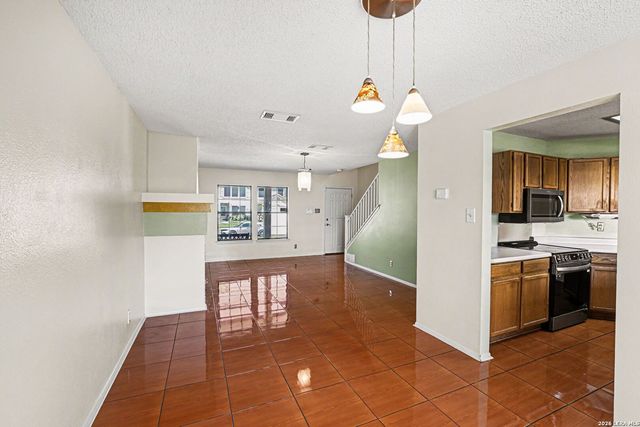 6858 Cape Meadow, Converse, TX 78109