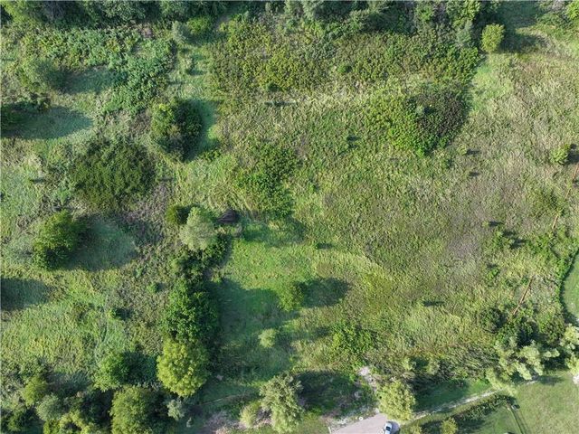 22999 W Sycamore Street, Tonganoxie, KS 66086