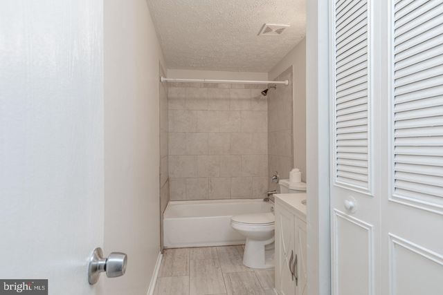 6 VICTORIA MANOR CT, Sicklerville, NJ 08081