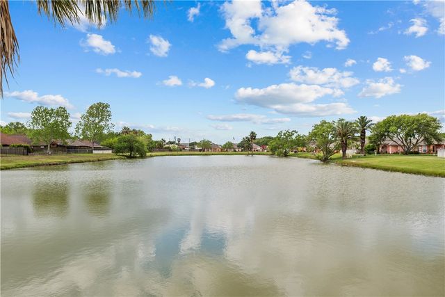 2304 Barcelona Dr, Ingleside, TX 78362