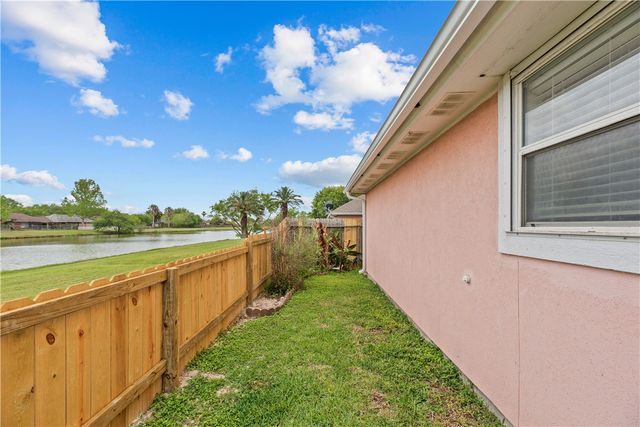 2304 Barcelona Dr, Ingleside, TX 78362