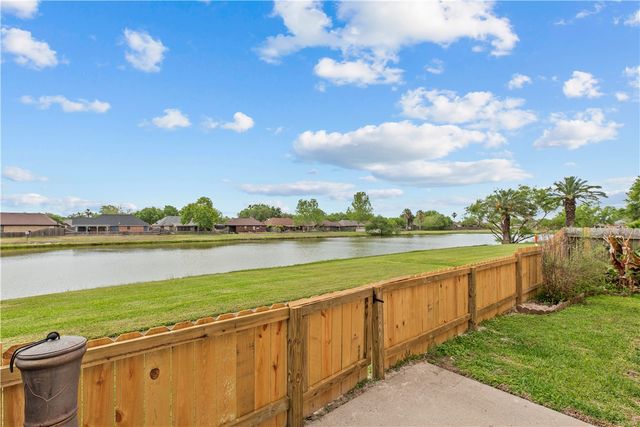 2304 Barcelona Dr, Ingleside, TX 78362
