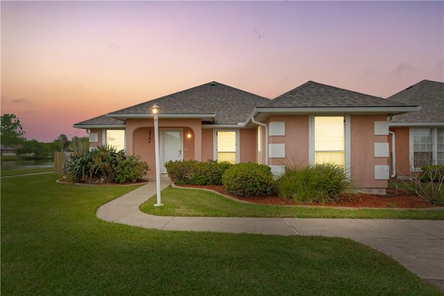 2304 Barcelona Dr, Ingleside, TX 78362