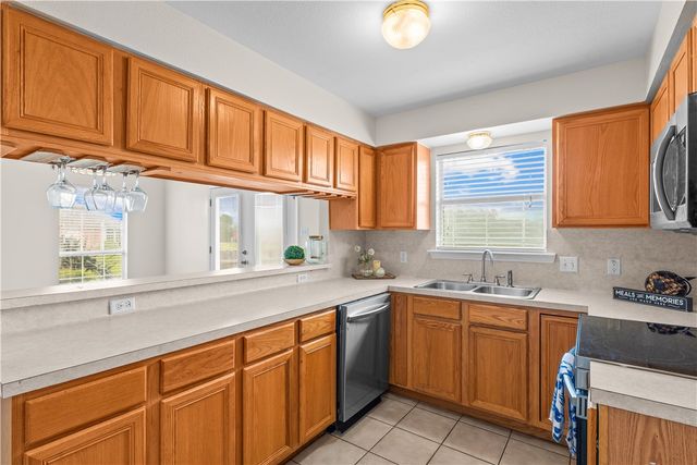 2304 Barcelona Dr, Ingleside, TX 78362