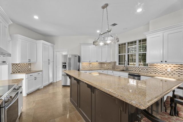 12061 Oak Forest Lane, Conroe, TX 77385