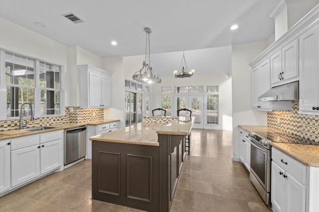 12061 Oak Forest Lane, Conroe, TX 77385