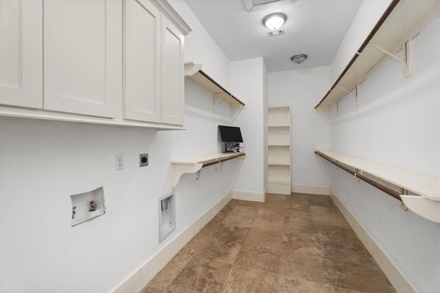 12061 Oak Forest Lane, Conroe, TX 77385