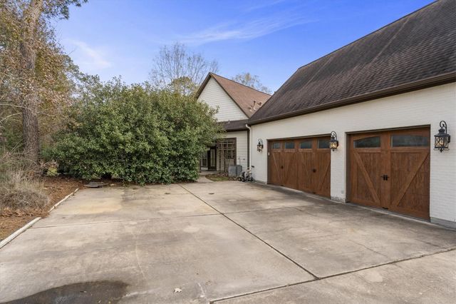 12061 Oak Forest Lane, Conroe, TX 77385