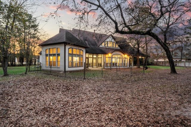 12061 Oak Forest Lane, Conroe, TX 77385