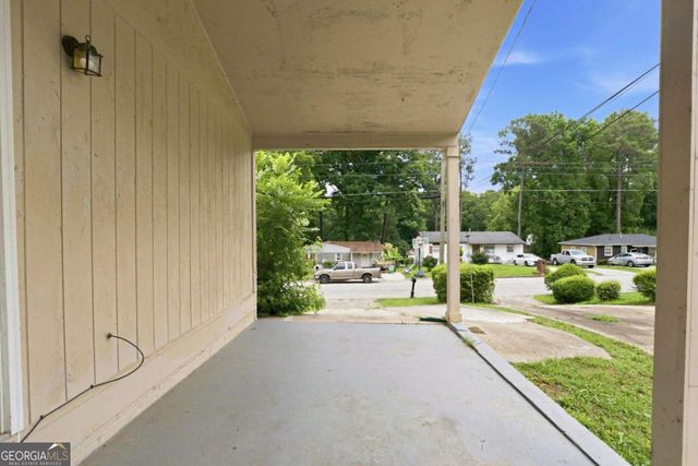 836 Amber Place NW, Atlanta, GA 30331
