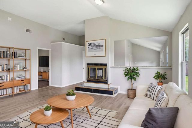 836 Amber Place NW, Atlanta, GA 30331