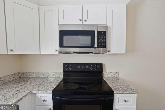 836 Amber Place NW, Atlanta, GA 30331