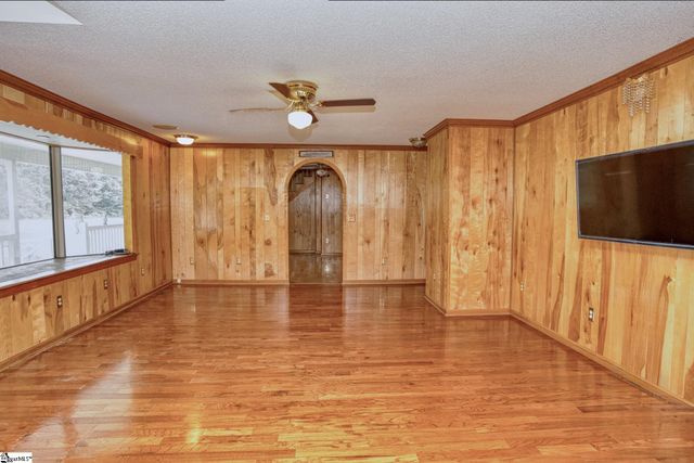 206 Bull Hill Road, Gray Court, SC 29645