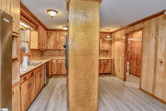 206 Bull Hill Road, Gray Court, SC 29645