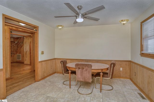 206 Bull Hill Road, Gray Court, SC 29645