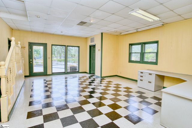 206 Bull Hill Road, Gray Court, SC 29645