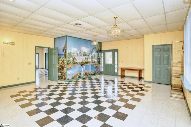 206 Bull Hill Road, Gray Court, SC 29645