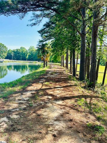 206 Bull Hill Road, Gray Court, SC 29645