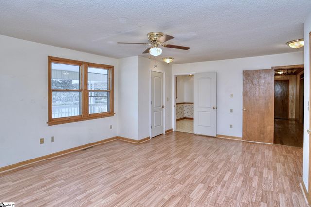 206 Bull Hill Road, Gray Court, SC 29645
