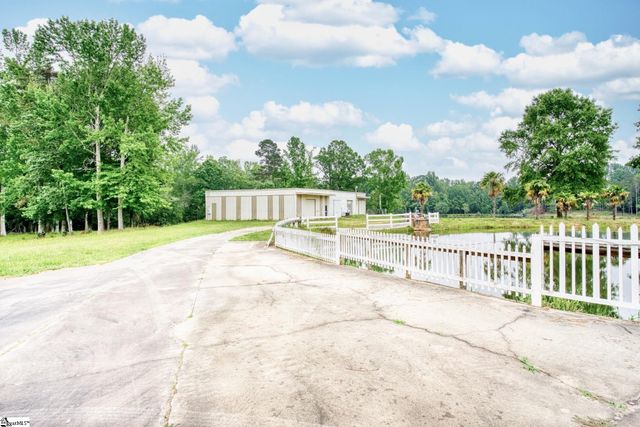 206 Bull Hill Road, Gray Court, SC 29645