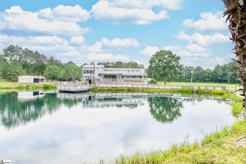 206 Bull Hill Road, Gray Court, SC 29645