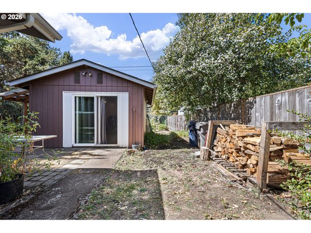 1572 WILSON Ct, Eugene, OR 97402