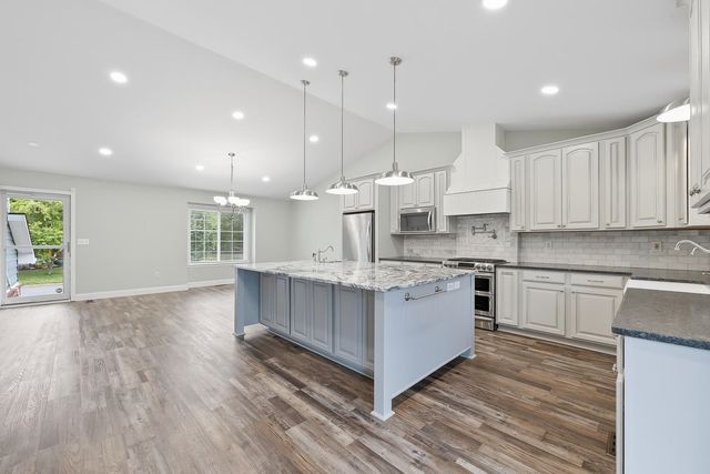 2438 N Tamarisk St, Derby, KS 67037