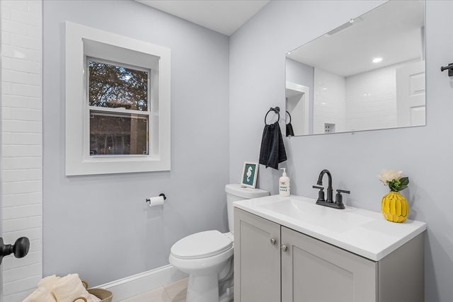 15 Shannon Rd, Harwich, MA 02645