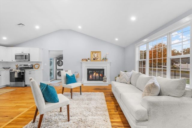 15 Shannon Rd, Harwich, MA 02645