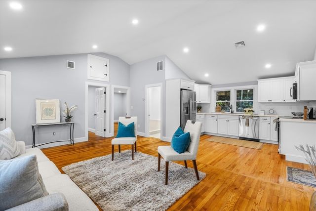 15 Shannon Rd, Harwich, MA 02645