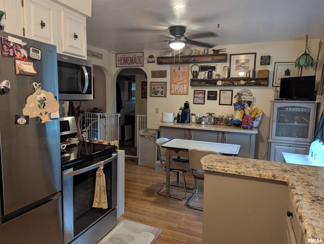 5802 S MADISON Street, Bartonville, IL 61607