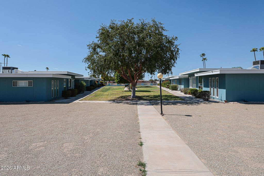 10016 W LANCASTER Drive, Sun City, AZ 85351 — photo 5