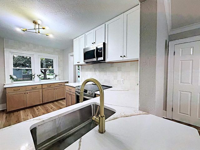 425 MONROE STREET, Neenah, WI 54956