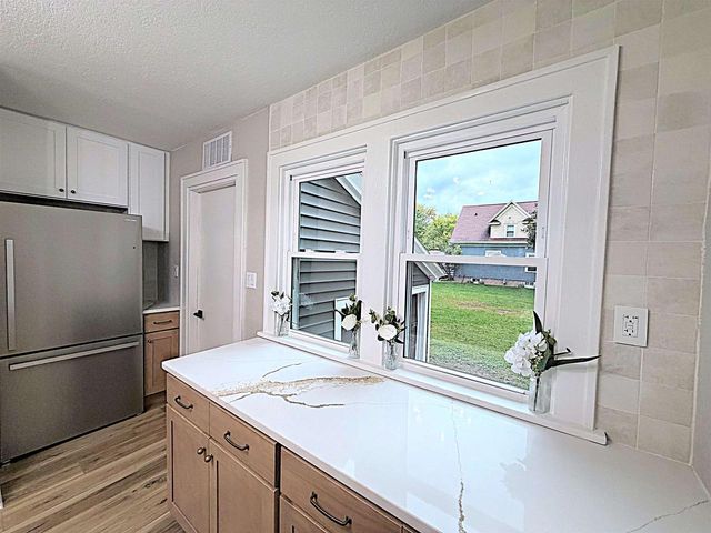 425 MONROE STREET, Neenah, WI 54956