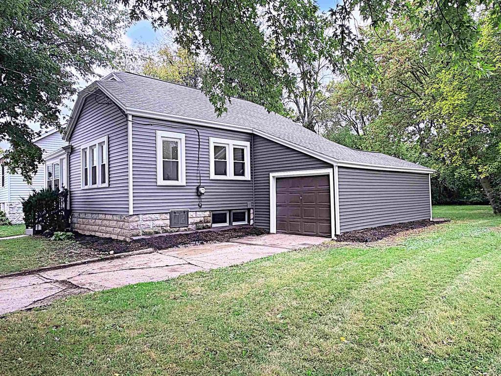 425 MONROE STREET, Neenah, WI 54956