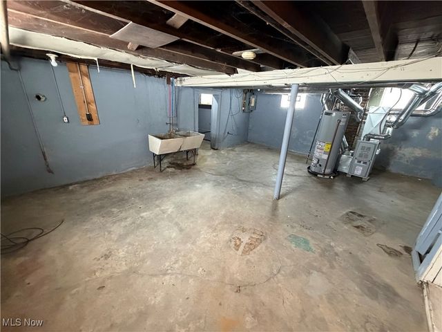 783 Leonard Street, Akron, OH 44307