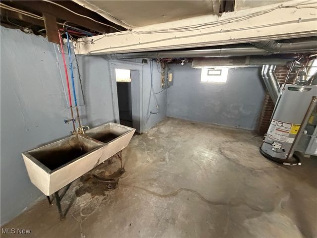 783 Leonard Street, Akron, OH 44307