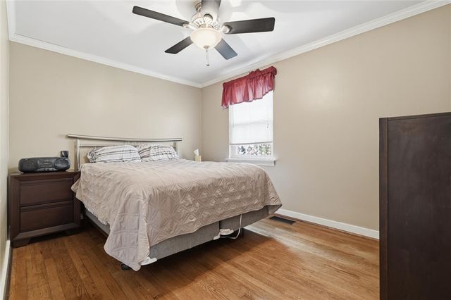 5723 Mifflin Rd, Lincoln Place, PA 15207