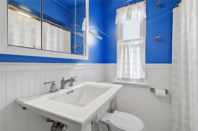 5723 Mifflin Rd, Lincoln Place, PA 15207