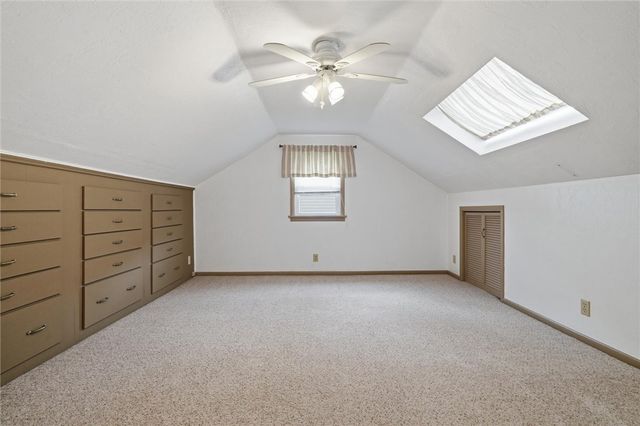 5723 Mifflin Rd, Lincoln Place, PA 15207