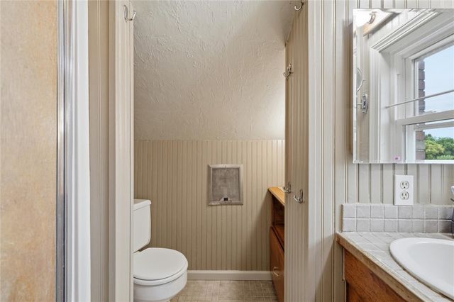 5723 Mifflin Rd, Lincoln Place, PA 15207