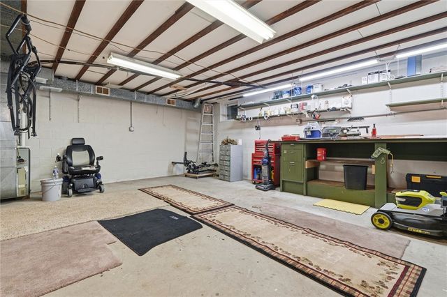 5723 Mifflin Rd, Lincoln Place, PA 15207