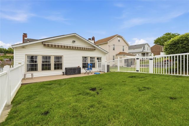 5723 Mifflin Rd, Lincoln Place, PA 15207