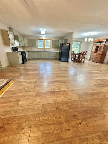 401 Broken Arrow LN, Covington, VA 24426