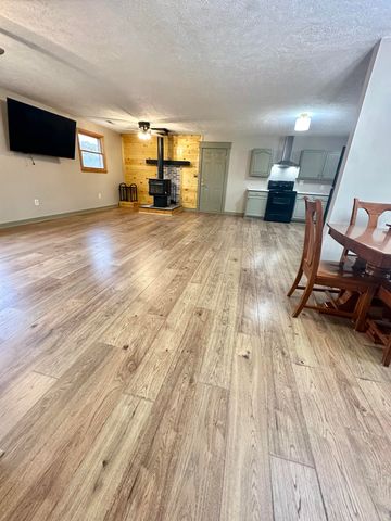 401 Broken Arrow LN, Covington, VA 24426