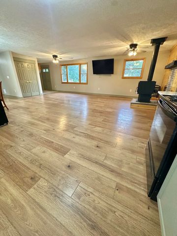 401 Broken Arrow LN, Covington, VA 24426